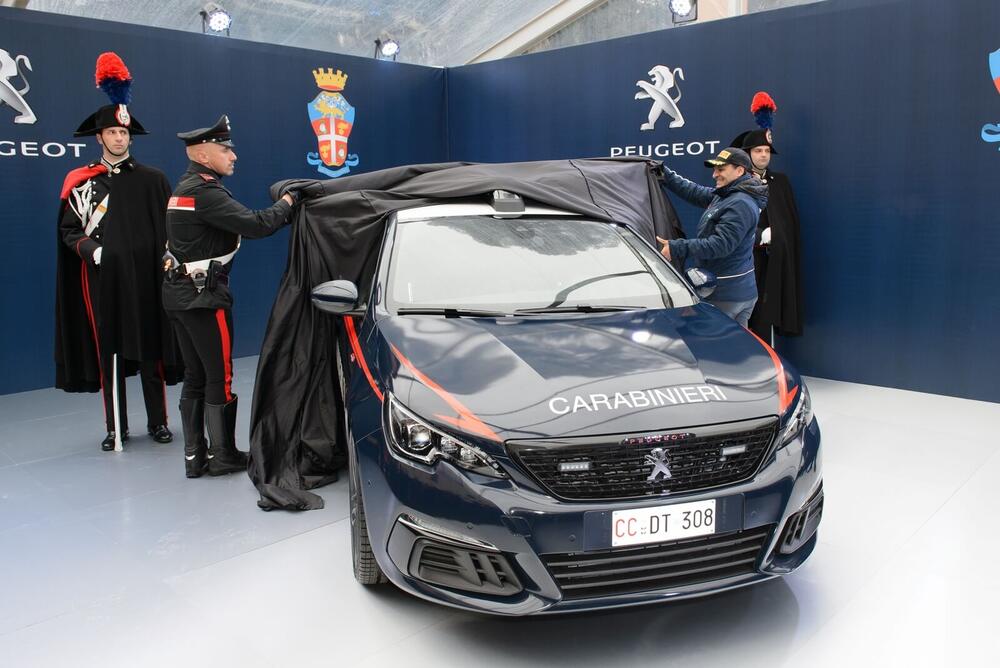 Полицейский Peugeot 308 GTi